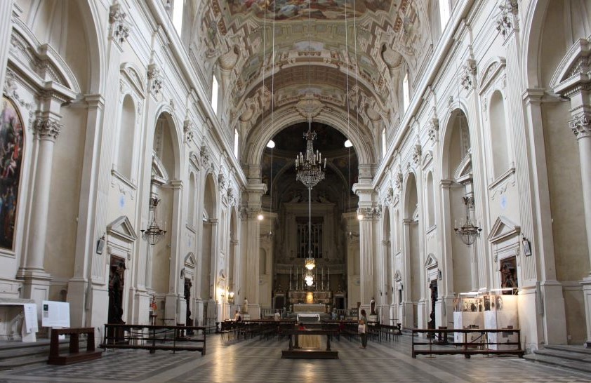 L'interno della Chiesa di Santa Maria del Carmine ridecorata dopo l'incendio del 1771. Nel transetto destro, non visibile nella foto, si trova la Cappella Brancacci