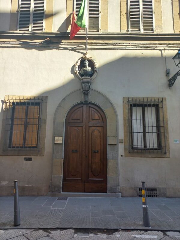 Ingresso di Casa Buonarroti in via Ghibellina a Firenze